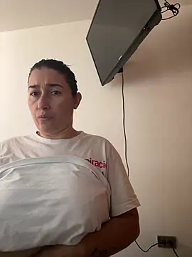 andreaisis2 online show from 04/08/26, 05:47