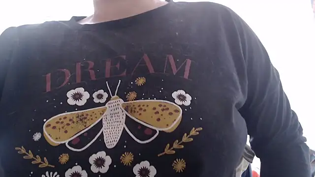 andreaisis2 online show from 10/28/25, 09:14