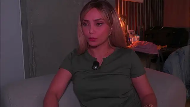 annie22love online show from 02/25/26, 11:15