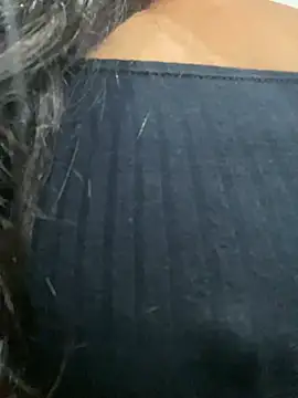 Snapshot of bea3liz chatting on 02/16/25, 01:58 bea3liz online show from 02/16/25, 01:58