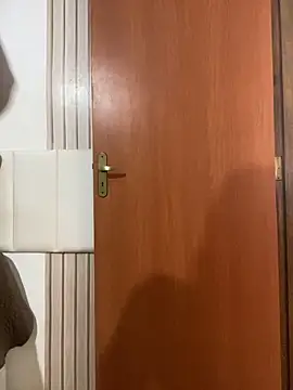 Snapshot of bea3liz chatting on 11/23/25, 01:32 bea3liz online show from 11/23/25, 01:32