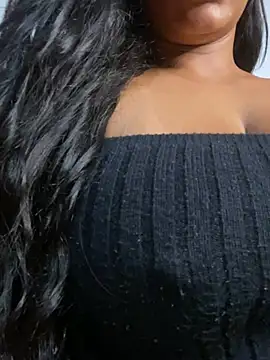 Snapshot of bea3liz chatting on 12/19/24, 01:28 bea3liz online show from 12/19/24, 01:28