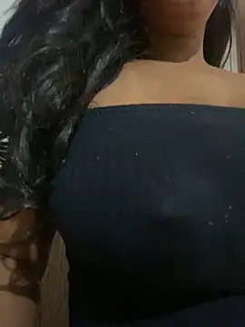 Snapshot of bea3liz chatting on 11/27/25, 01:11 bea3liz online show from 11/27/25, 01:11