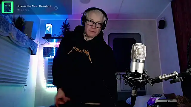 Snapshot of Snarfle82 chatting on 02/05/25, 11:55 Snarfle82 online show from 02/05/25, 11:55