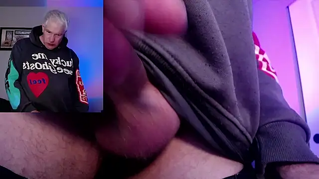 Snarfle82 online show from 11/30/25, 08:20