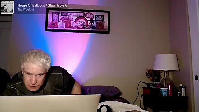 Snarfle82 online show from 12/16/25, 09:46