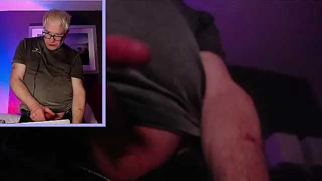 Snarfle82 online show from 12/19/25, 05:32