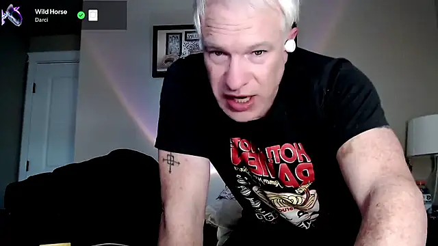 Snapshot of Snarfle82 chatting on 11/04/25, 11:19 Snarfle82 online show from 11/04/25, 11:19