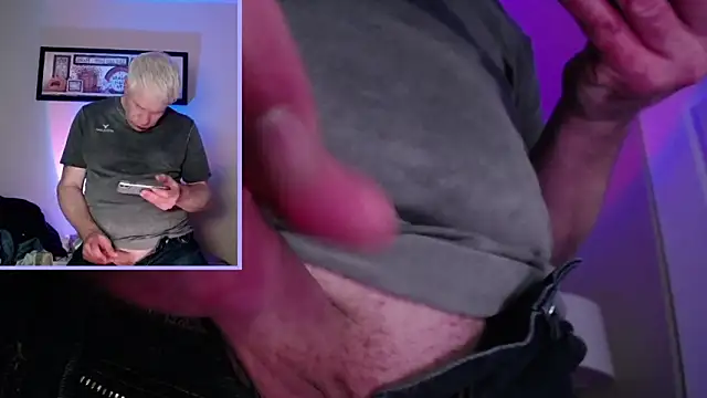 Snarfle82 online show from 12/14/25, 08:25