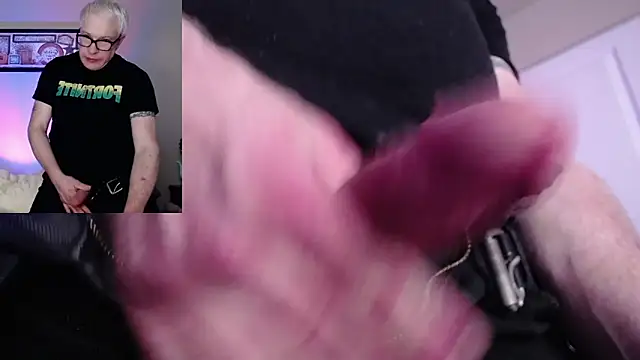 Snarfle82 online show from 11/18/25, 09:18