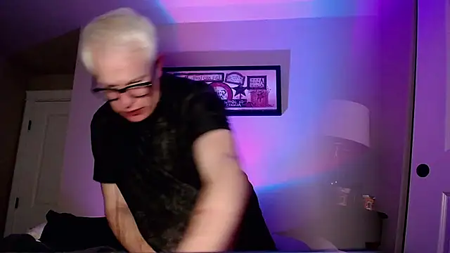 Snarfle82 online show from 11/28/25, 01:55