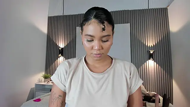 Snapshot of Zafiiraa chatting on 07/07/26, 12:02 Zafiiraa online show from 07/07/26, 12:02