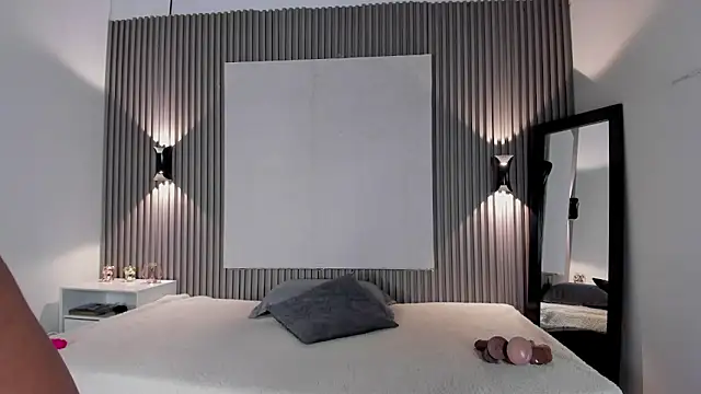 Zafiiraa online show from 06/04/26, 03:44