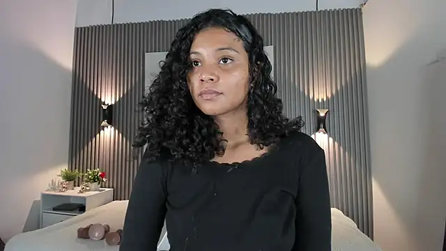 Snapshot of Zafiiraa chatting on 06/23/26, 10:41 Zafiiraa online show from 06/23/26, 10:41