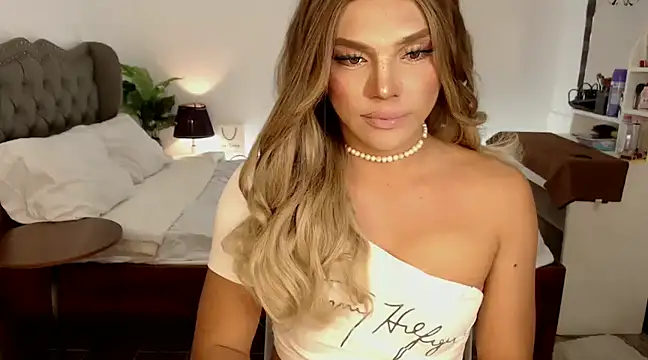 Snapshot of liaa_lurrecams chatting on 12/10/24, 03:44 liaa lurrecams online show from 12/10/24, 03:44