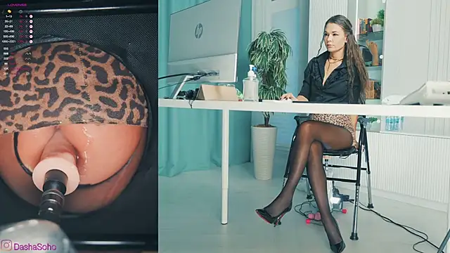 Snapshot of art_porno chatting on 10/22/25, 01:38 art porno online show from 10/22/25, 01:38