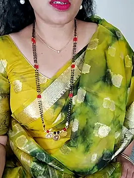 Snapshot of Indian_desi_wife chatting on 06/27/26, 02:39 Indian desi wife online show from 06/27/26, 02:39