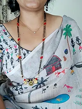 Snapshot of Indian_desi_wife chatting on 06/11/26, 03:03 Indian desi wife online show from 06/11/26, 03:03