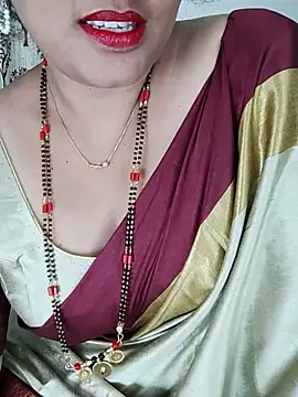 Snapshot of Indian_desi_wife chatting on 06/22/26, 02:06 Indian desi wife online show from 06/22/26, 02:06