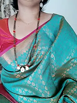 Snapshot of Indian_desi_wife chatting on 07/02/26, 03:23 Indian desi wife online show from 07/02/26, 03:23