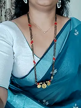 Snapshot of Indian_desi_wife chatting on 06/15/26, 02:34 Indian desi wife online show from 06/15/26, 02:34