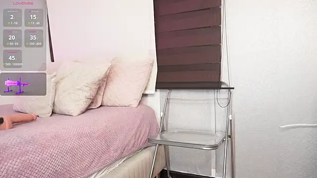 Snapshot of Alexxandra_12 chatting on 11/26/25, 09:42 Alexxandra 12 online show from 11/26/25, 09:42