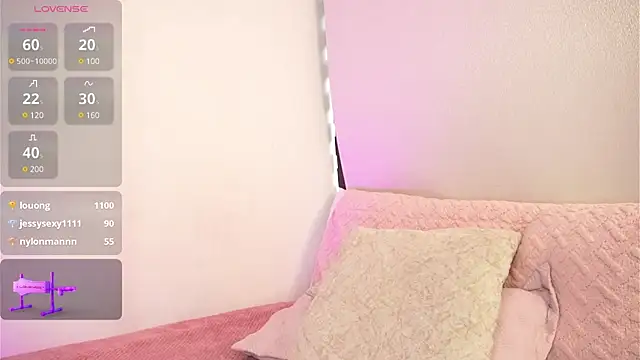 Snapshot of Alexxandra_12 chatting on 03/22/25, 12:46 Alexxandra 12 online show from 03/22/25, 12:46