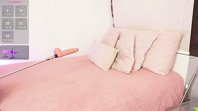 Snapshot of Alexxandra_12 chatting on 10/28/25, 09:08 Alexxandra 12 online show from 10/28/25, 09:08