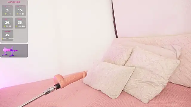 Snapshot of Alexxandra_12 chatting on 10/25/25, 08:57 Alexxandra 12 online show from 10/25/25, 08:57