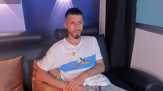 Snapshot of sam_bisex chatting on 02/23/26, 02:17 sam bisex online show from 02/23/26, 02:17