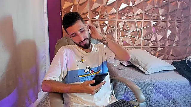 sam bisex online show from 03/18/26, 04:26