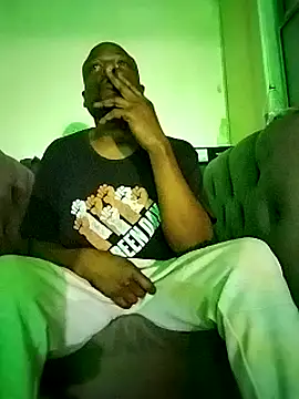 Snapshot of Daddy_hook chatting on 02/15/25, 04:03 Daddy hook online show from 02/15/25, 04:03