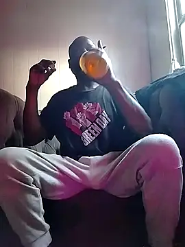 Snapshot of Daddy_hook chatting on 02/15/25, 03:39 Daddy hook online show from 02/15/25, 03:39