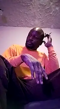 Snapshot of Daddy_hook chatting on 12/19/24, 01:07 Daddy hook online show from 12/19/24, 01:07