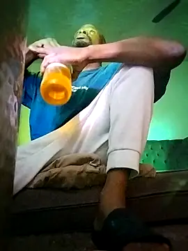 Snapshot of Daddy_hook chatting on 11/08/25, 12:25 Daddy hook online show from 11/08/25, 12:25