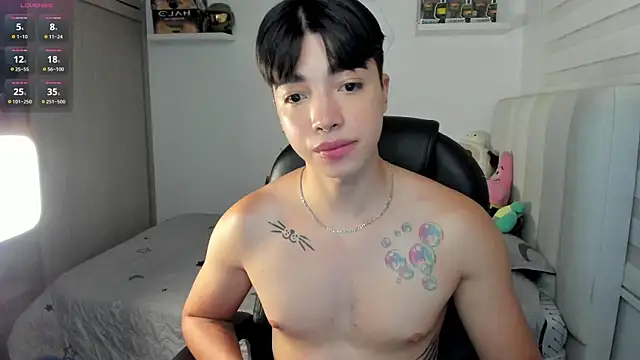 santy7v7 online show from 11/28/25, 01:33