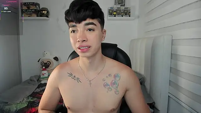 santy7v7 online show from 03/26/26, 01:31