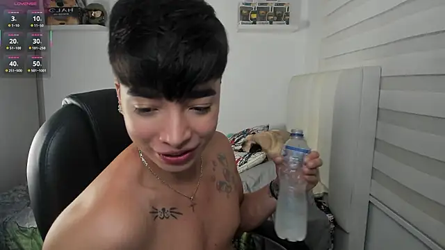 Snapshot of santy7v7 chatting on 02/17/26, 01:41 santy7v7 online show from 02/17/26, 01:41