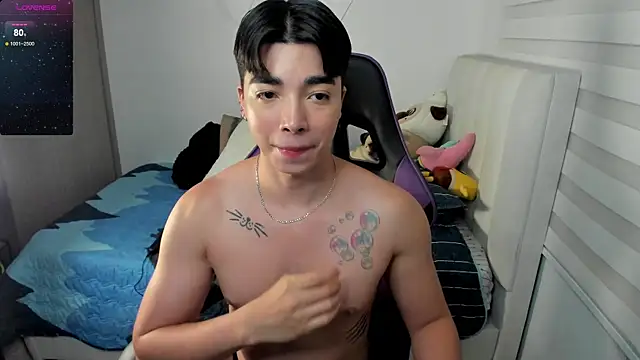 santy7v7 online show from 10/28/25, 01:21