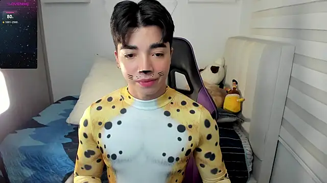 santy7v7 online show from 10/31/25, 01:30