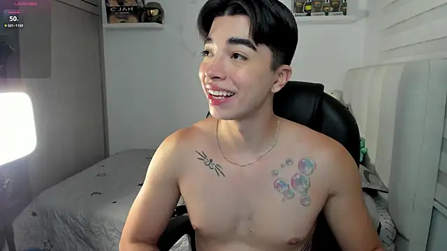 santy7v7 online show from 11/26/25, 01:22