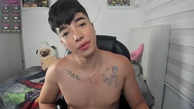 Snapshot of santy7v7 chatting on 02/13/26, 01:33 santy7v7 online show from 02/13/26, 01:33