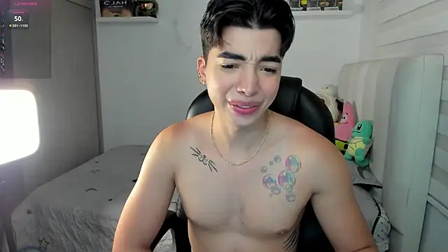 santy7v7 online show from 11/23/25, 01:32