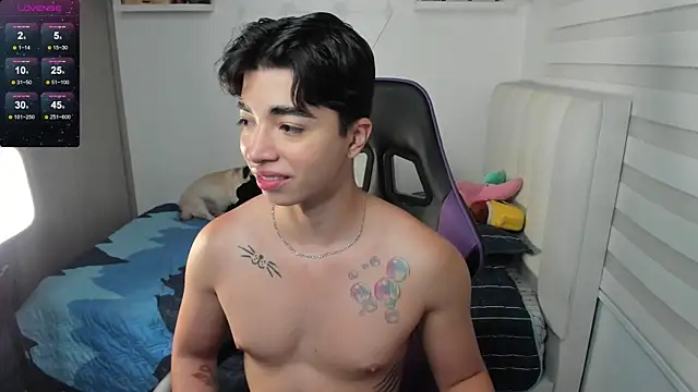 santy7v7 online show from 10/18/25, 01:13