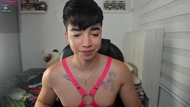 Snapshot of santy7v7 chatting on 02/21/26, 01:35 santy7v7 online show from 02/21/26, 01:35