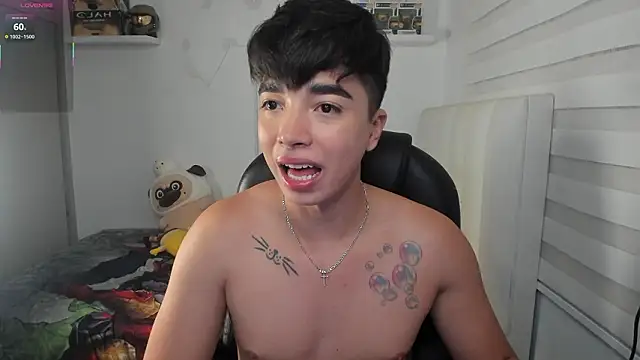 Snapshot of santy7v7 chatting on 02/19/26, 01:08 santy7v7 online show from 02/19/26, 01:08