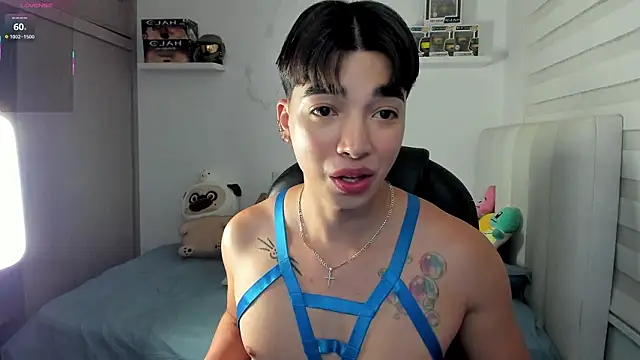 Snapshot of santy7v7 chatting on 01/18/26, 01:47 santy7v7 online show from 01/18/26, 01:47