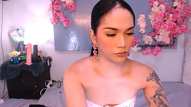 Oriental Tiara online show from 10/05/25, 03:08