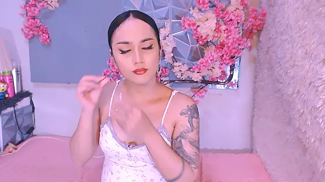 Snapshot of Oriental_Tiara chatting on 01/16/26, 01:15 Oriental Tiara online show from 01/16/26, 01:15