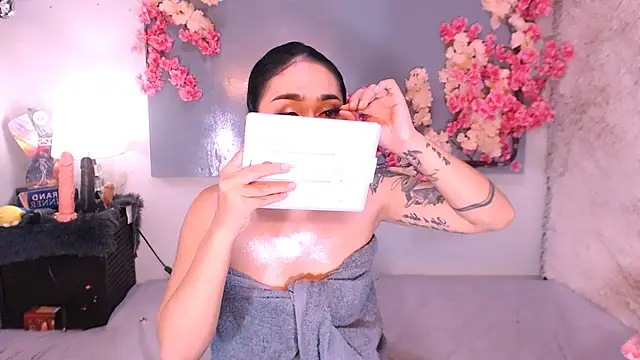 Oriental Tiara online show from 10/18/25, 10:39